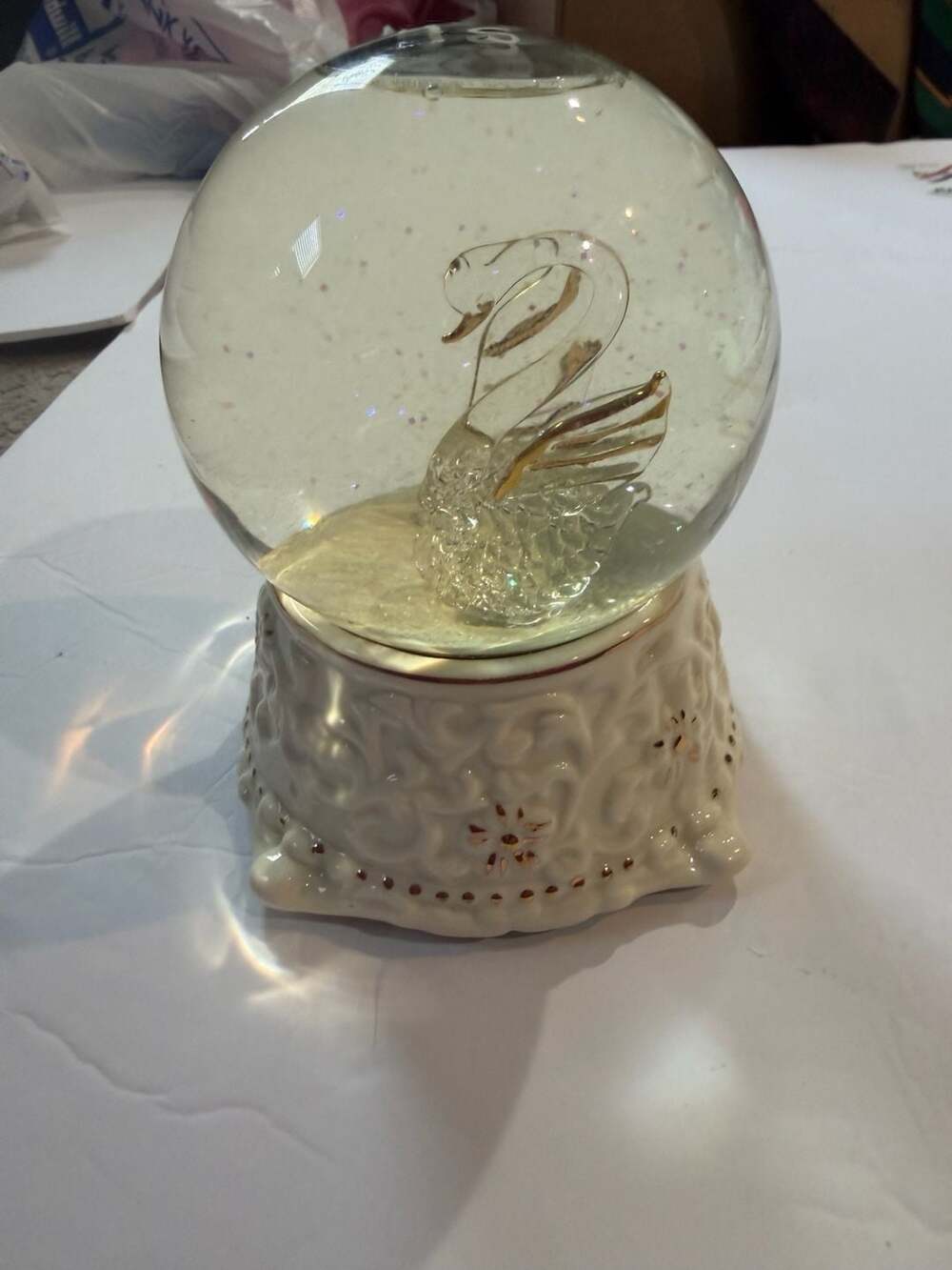 Cracker Barrel Musical Water Globe with Rotating Swan Figurine